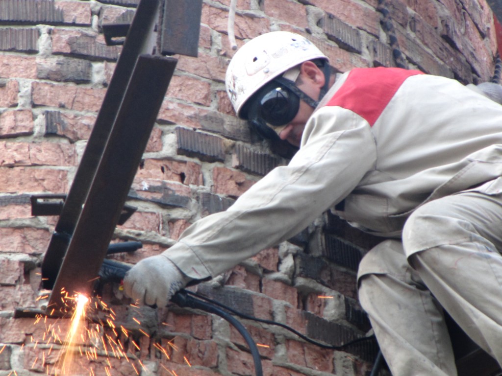Газосварочные работы, плазменная резка на высоте — Демонтаж на высоте, фото 1